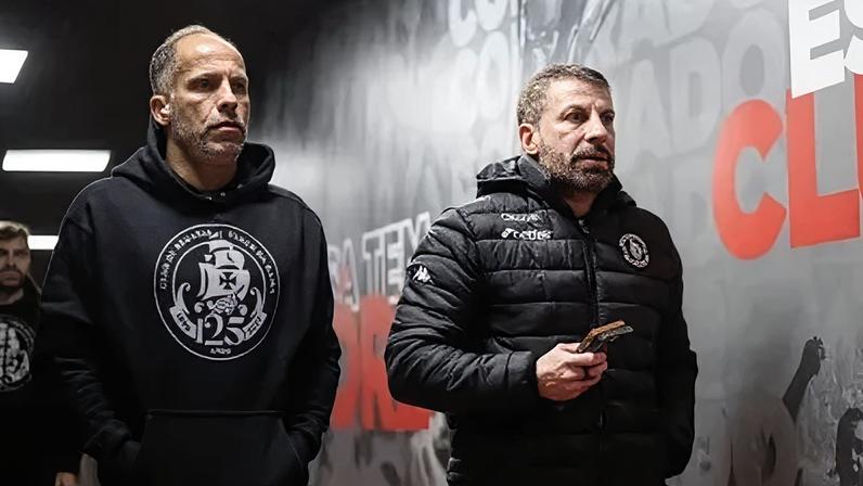 Polícia usa gás de pimenta em confusão com presidente do Vasco no Mineirão