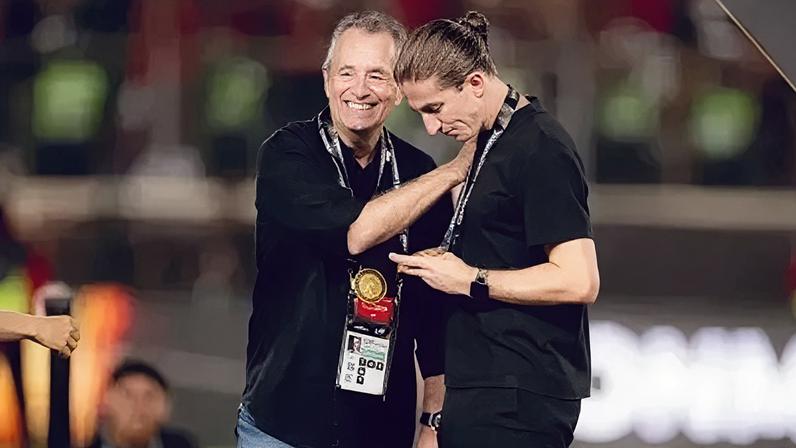Filipe Luís e Bap após a conquista da Libertadores