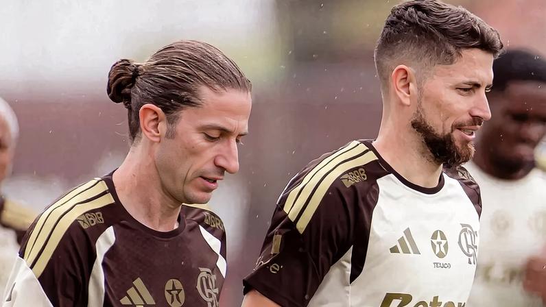 Filipe Luís e Jorginho durante treino do Flamengo (Foto: Divulgação/Flamengo)