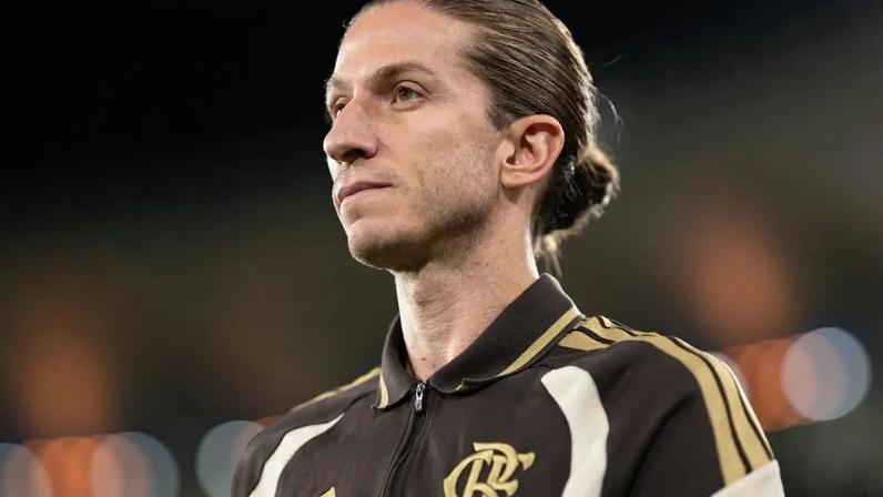 Filipe Luís em Flamengo x Lanús (Foto: MAURO PIMENTEL / AFP)