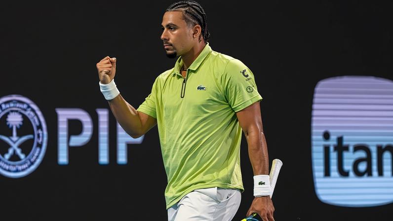 Fils salva 4 match-points e avança à semifinal inédita de Masters 1000