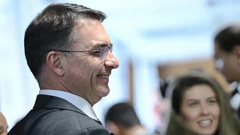 Flávio Bolsonaro conseguiu remover postagens ligando-o ao caso Master (Foto: Andressa Anholete/Agência Senado)