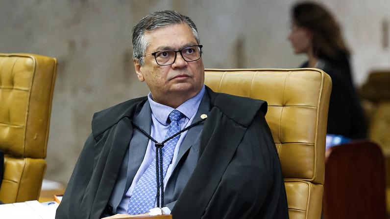 Dino cobra explicações sobre repasse de R$ 3,6 milhões à Oásis