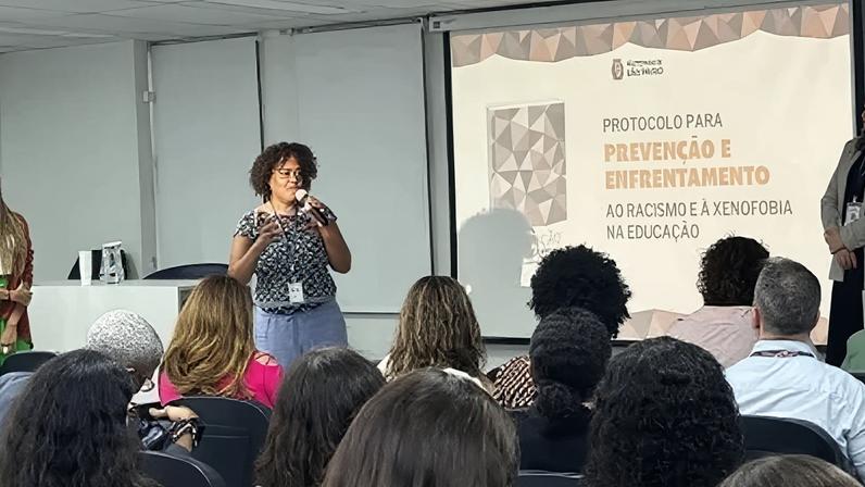 Educadores recebem formação para combate ao racismo e à xenofobia