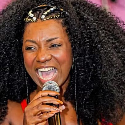 Sambista Adriana Araújo morre aos 49 anos