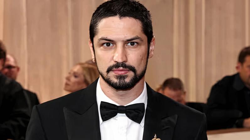 Gabriel Leone muda o visual às vésperas do Oscar; veja o antes e depois