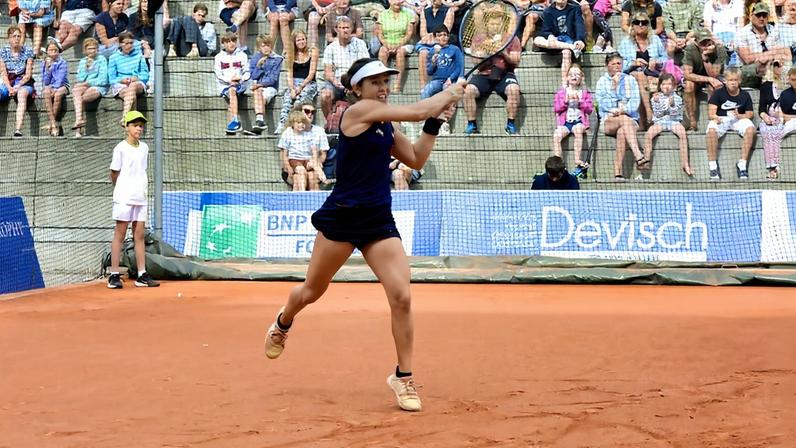 Cé sofre com o saque e cai nas quartas do ITF italiano