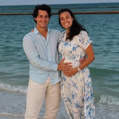 Caroline Garcia anuncia gravidez sete meses após aposentadoria