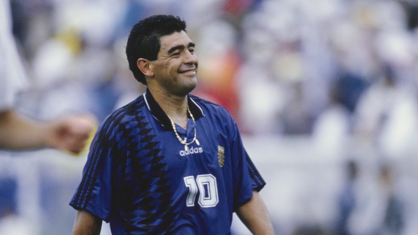Maradona, em jogo da Argentina com a Grécia na Copa do Mundo de 1994 — Foto: Michael Kunkel/Bongarts/Getty Images