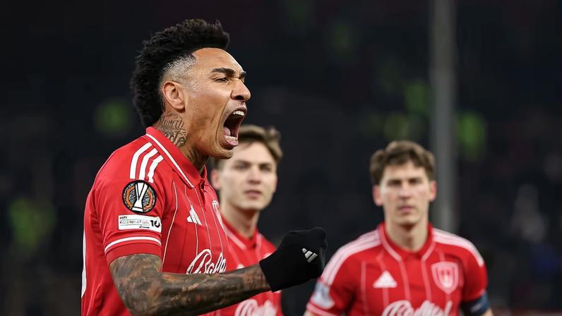 Igor Jesus revela conversa de Ancelotti sobre centroavante agressivo na marcação