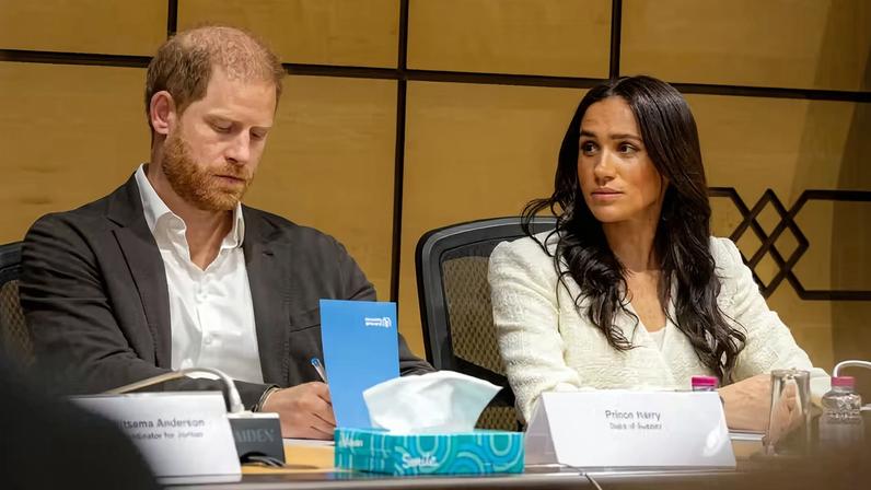 Príncipe Harry reage a alegação de que Meghan Markle o interrompe em reuniões