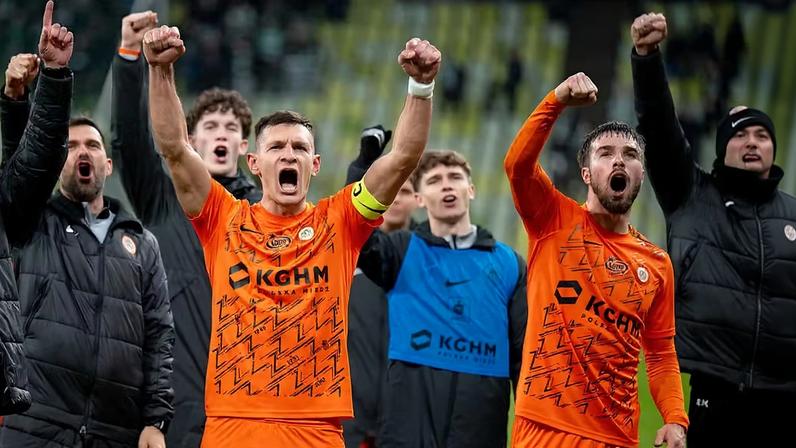 Campeonato Polonês: todos os times seguem na briga pelo título e rebaixamento