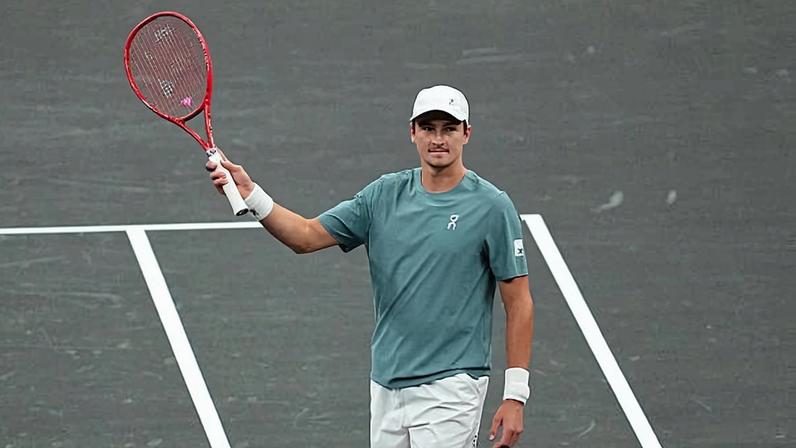 Fonseca vence série de exibições em Las Vegas e fatura US$ 1 milhão