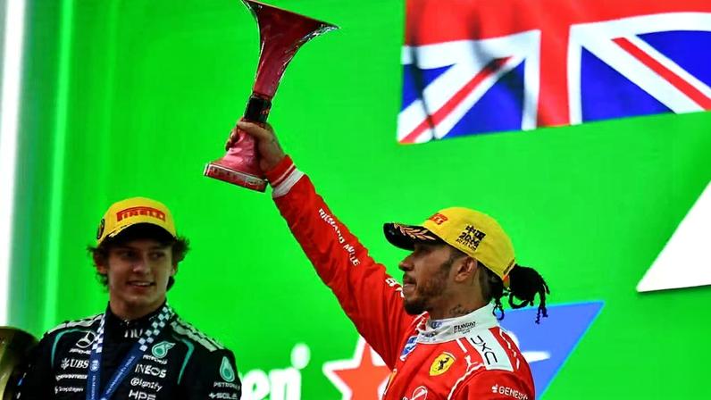 Lewis Hamilton celebra terceiro lugar no GP da China da F1 em 2026 — Foto: James Sutton/LAT Images