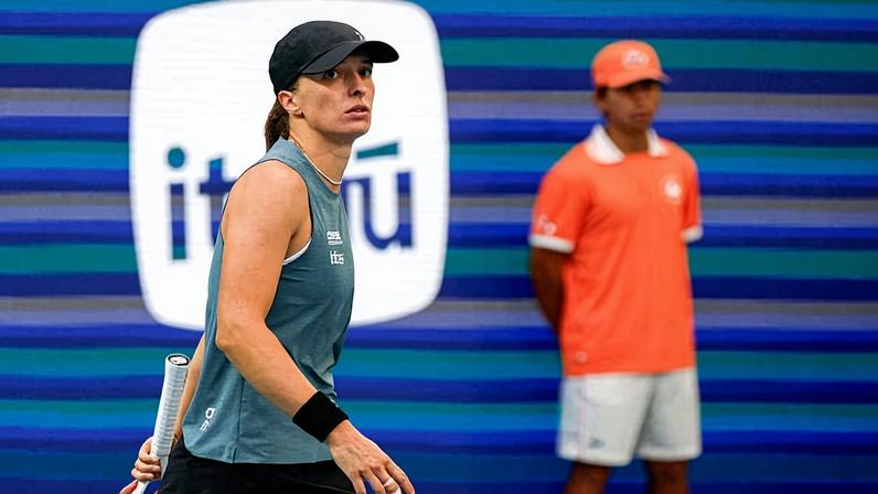 Iga diz estar confusa e busca recuperação