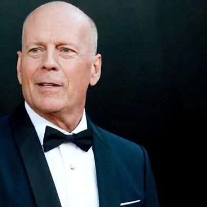 Bruce Willis é visto em passeio em seu 71º aniversário, com demência