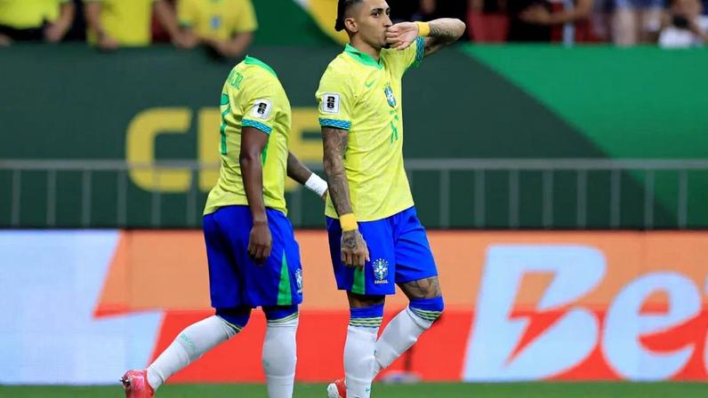 Ronaldo avalia elenco da Seleção: falta junção de talentos