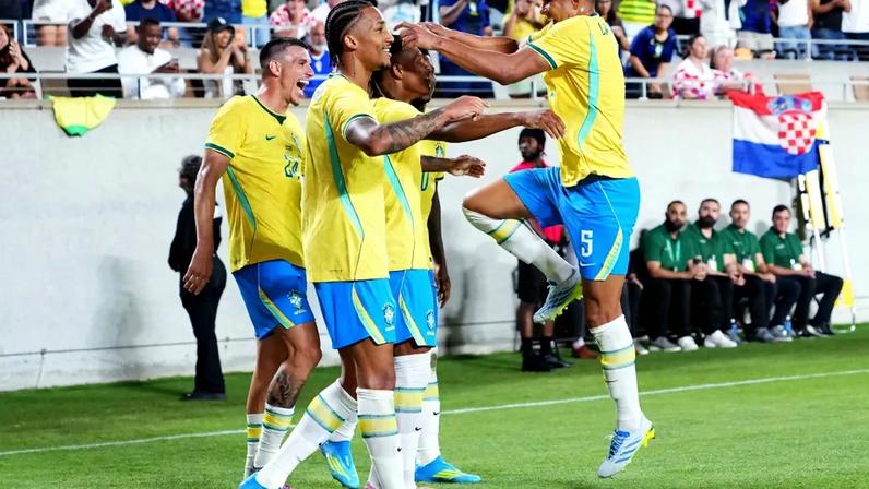 Ancelotti celebra vitória do Brasil sobre Croácia e aumenta a dúvida