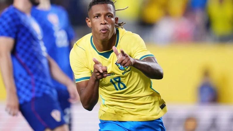 Galvão diz que Brasil não empolga, mas aposta em boa campanha na Copa