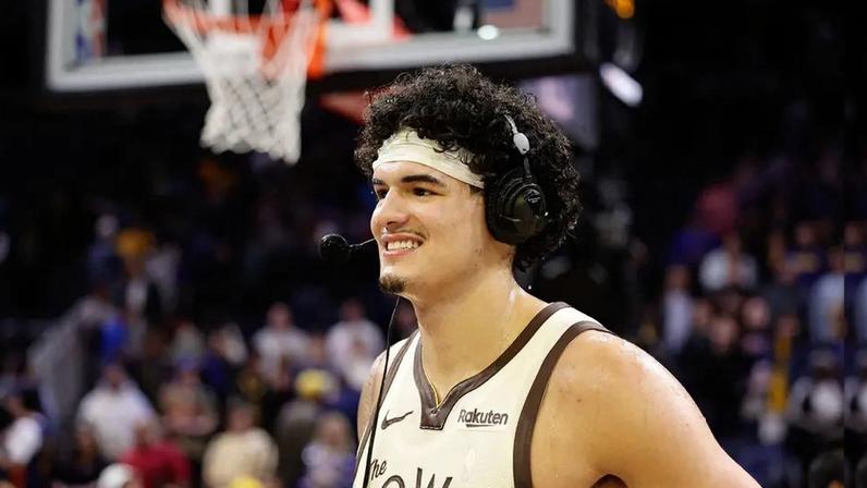 Gui Santos, do Golden State Warriors após vitória na NBA (Foto: Noah Graham / NBAE / Getty Images / Getty Images via AFP)