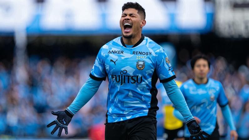 Erison, artilheiro da J-League, chega a cinco gols em seis jogos