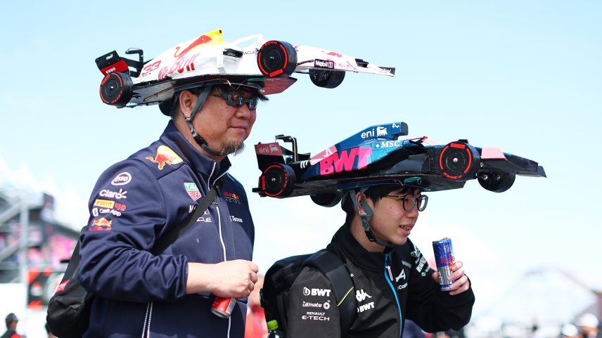 GP do Japão é disputado durante a primavera e com a presença de cerejeiras ao redor do Circuito de Suzuka — Foto: Clive Rose - Formula 1/Formula 1 via Getty Images