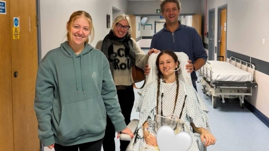 Influencer retorna após quatro meses, relata coma e recuperação