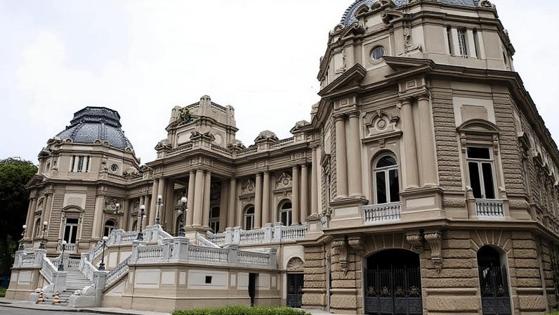 Caso Castro seja cassado, quem assume o governo do RJ?