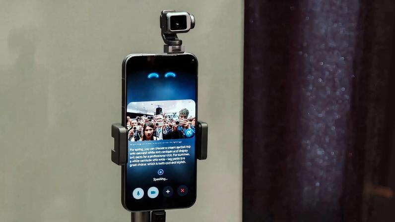 Honor Robot Phone demo at MWC 2026