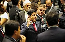 ACM Neto confirma recebimento de R$ 3,6 milhões do Banco Master e da Reag