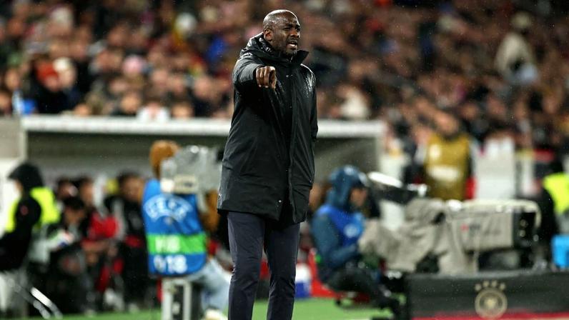 Gana demite treinador 72 dias antes da estreia no Mundial