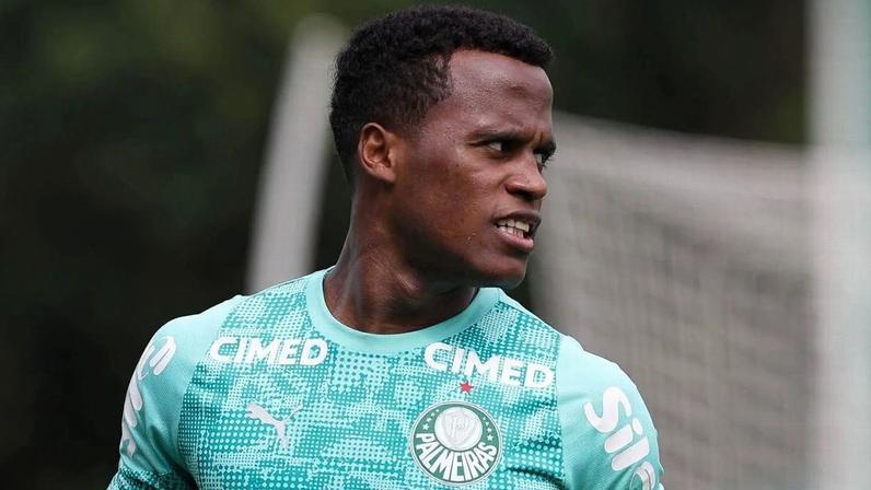 Arias reaparece no Palmeiras e pode enfrentar Grêmio; Paulinho se aproxima da volta