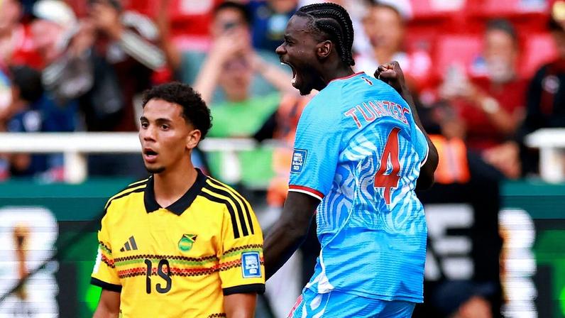 Zagueiro decide; RD Congo vence Jamaica e avança ao grupo com Portugal e Colômbia