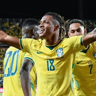 Danilo aproveita estreia como titular e disputa vaga na Copa