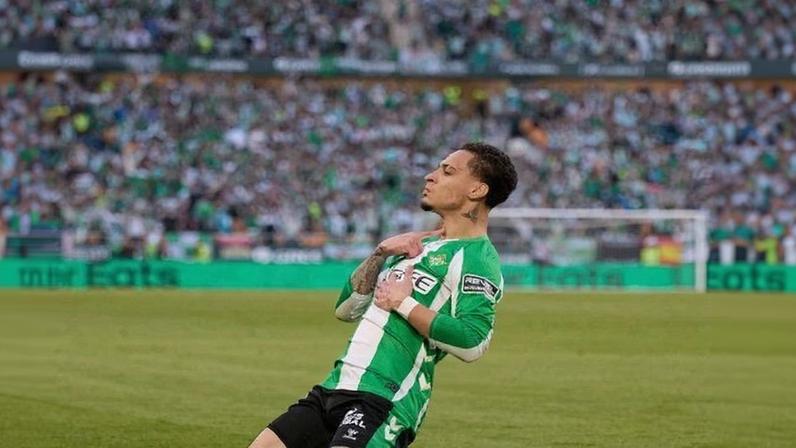 Antony faz belo gol, Betis cede empate ao Sevilla após abrir 2 a 0