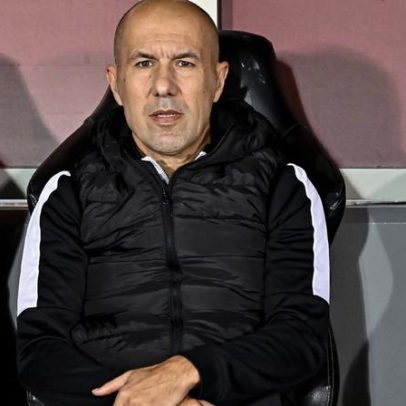 Clima tenso no Flamengo após reunião entre Boto e elenco; dirigente isolado