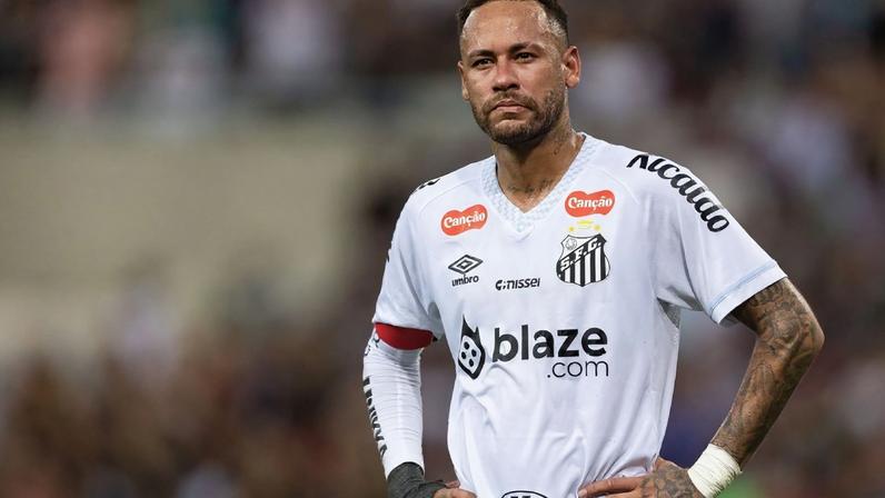 Neymar durante Fluminense x Santos pelo Brasileirão