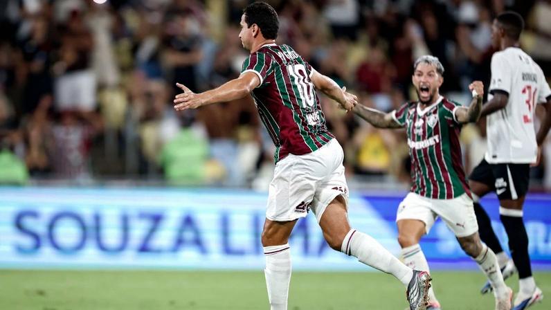 Enamorado comemora o primeiro gol do Grêmio sobre o Internacional