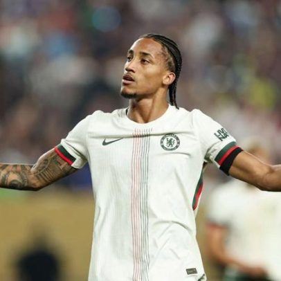 João Pedro faz hat-trick e agrada técnico do Chelsea na Premier League