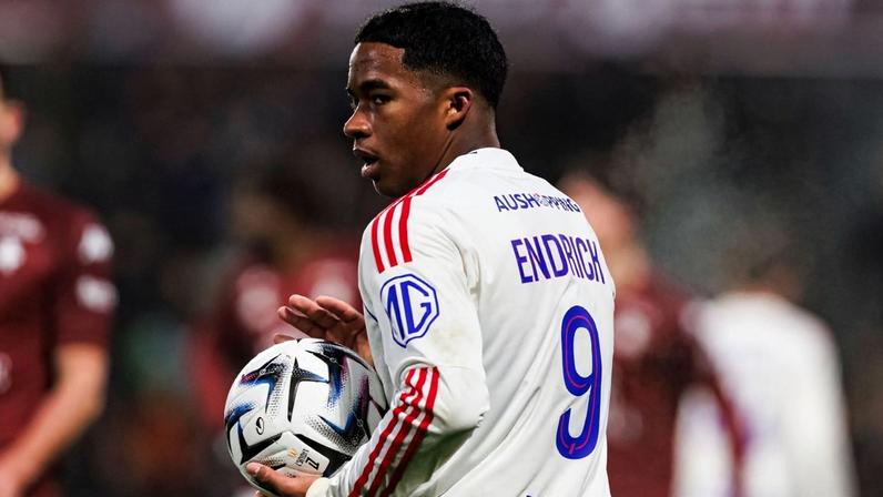 Técnico do Lyon defende Endrick após críticas e diz que não é solução para tudo