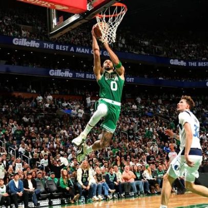 Tatum retorna após 298 dias, perto de triplo-duplo, Celtics vencem Mavericks