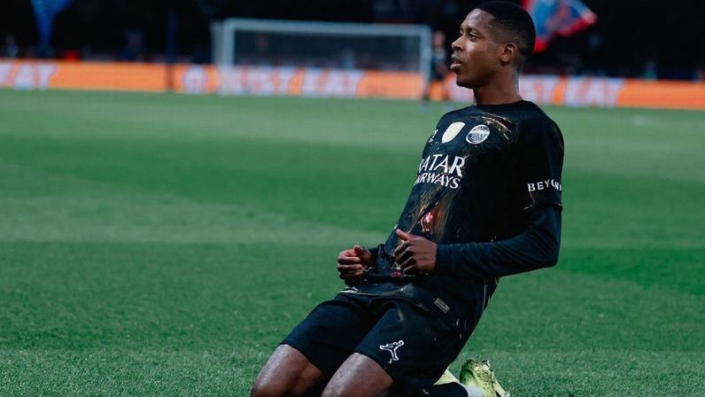 PSG goleia Chelsea 5 a 2 e fica próximo das quartas; João Pedro teve gol anulado