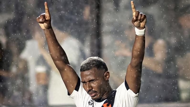 Vasco vence na estreia de Renato Gaúcho, deixa Z-4 e tira liderança do Palmeiras