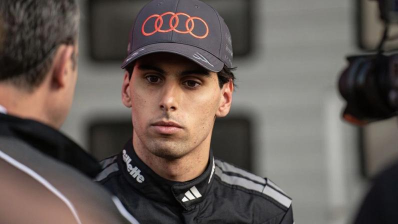 Dia histórico no GP da China! Como Kimi Antonelli desbancou 'gigantes' para garantir pole inédita na Fórmula 1 (0:32)