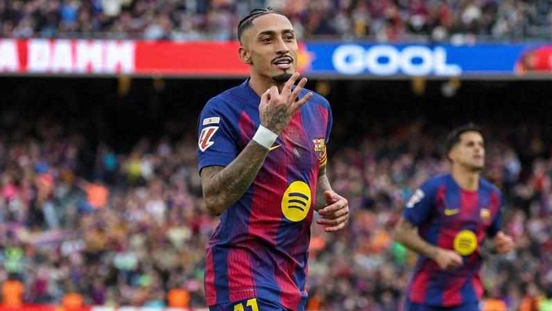 Raphinha faz hat-trick e Barcelona vence Sevilla na La Liga