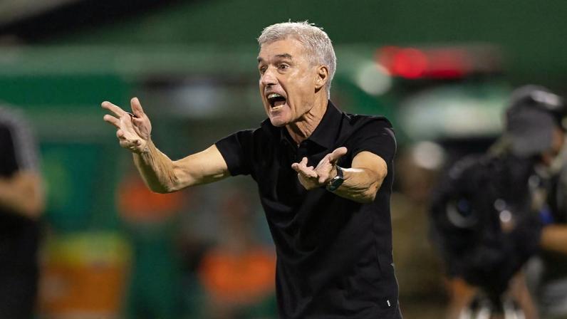 Luís Castro diz que jogo contra Chapecoense foi fatal para o Grêmio