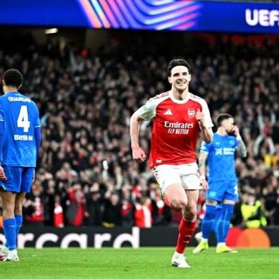Arsenal vence Leverkusen e avança às quartas da Champions