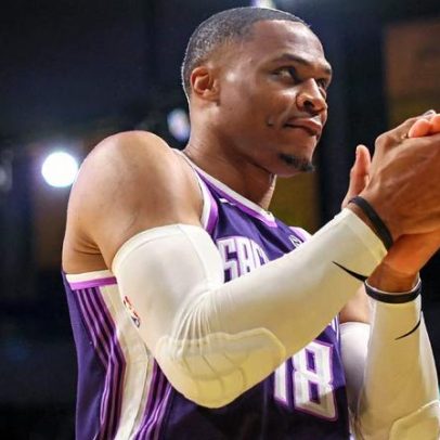 Westbrook supera lendas e chega ao 5º maior recorde de assistências da NBA