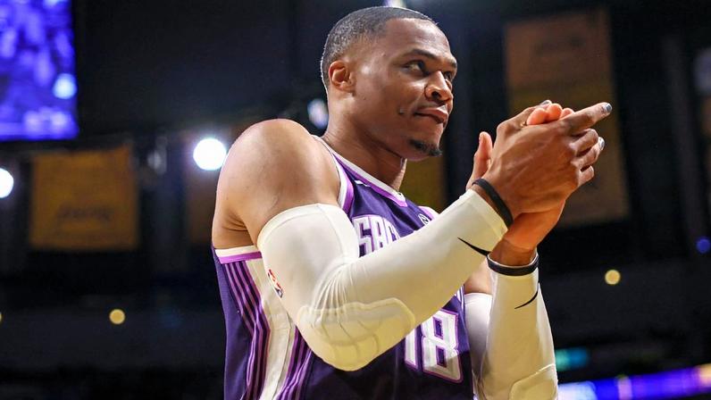 Westbrook supera lendas e chega ao 5º maior recorde de assistências da NBA