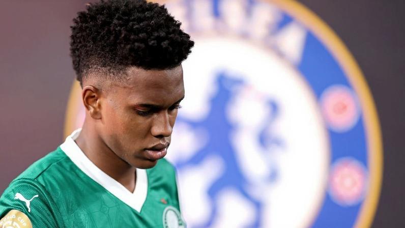 Palmeiras fatura R$ 653 milhões com venda de atletas em 2025